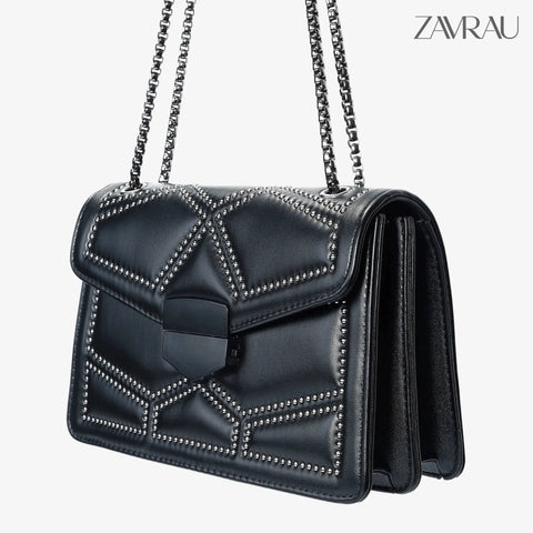 Bolsa Feminina Tiracolo Vintage Rivet - detalhe dos rebites